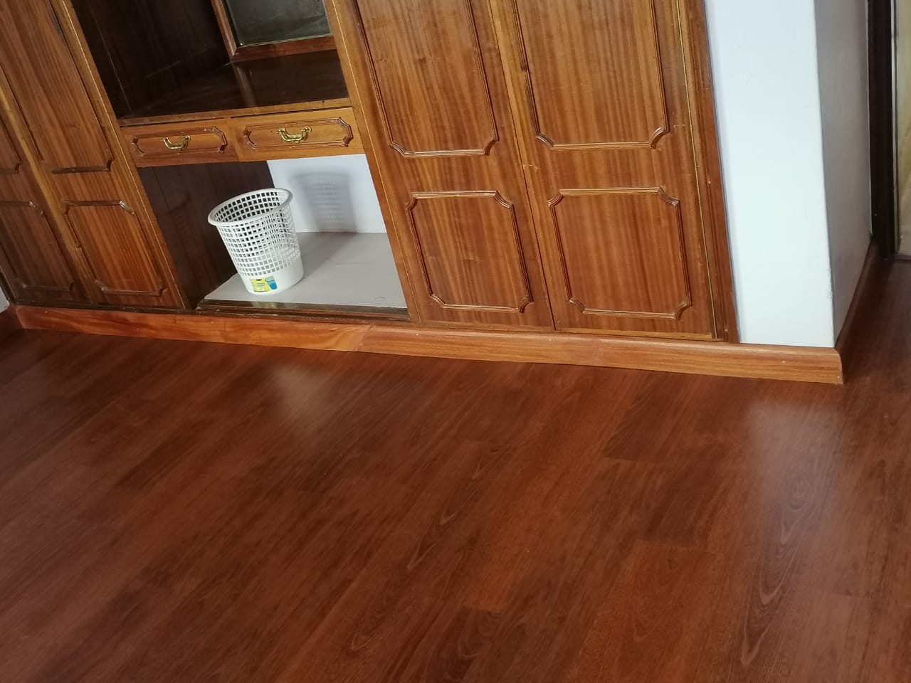 Quickstep Laminate LOC floor Merbau 070 Kenya